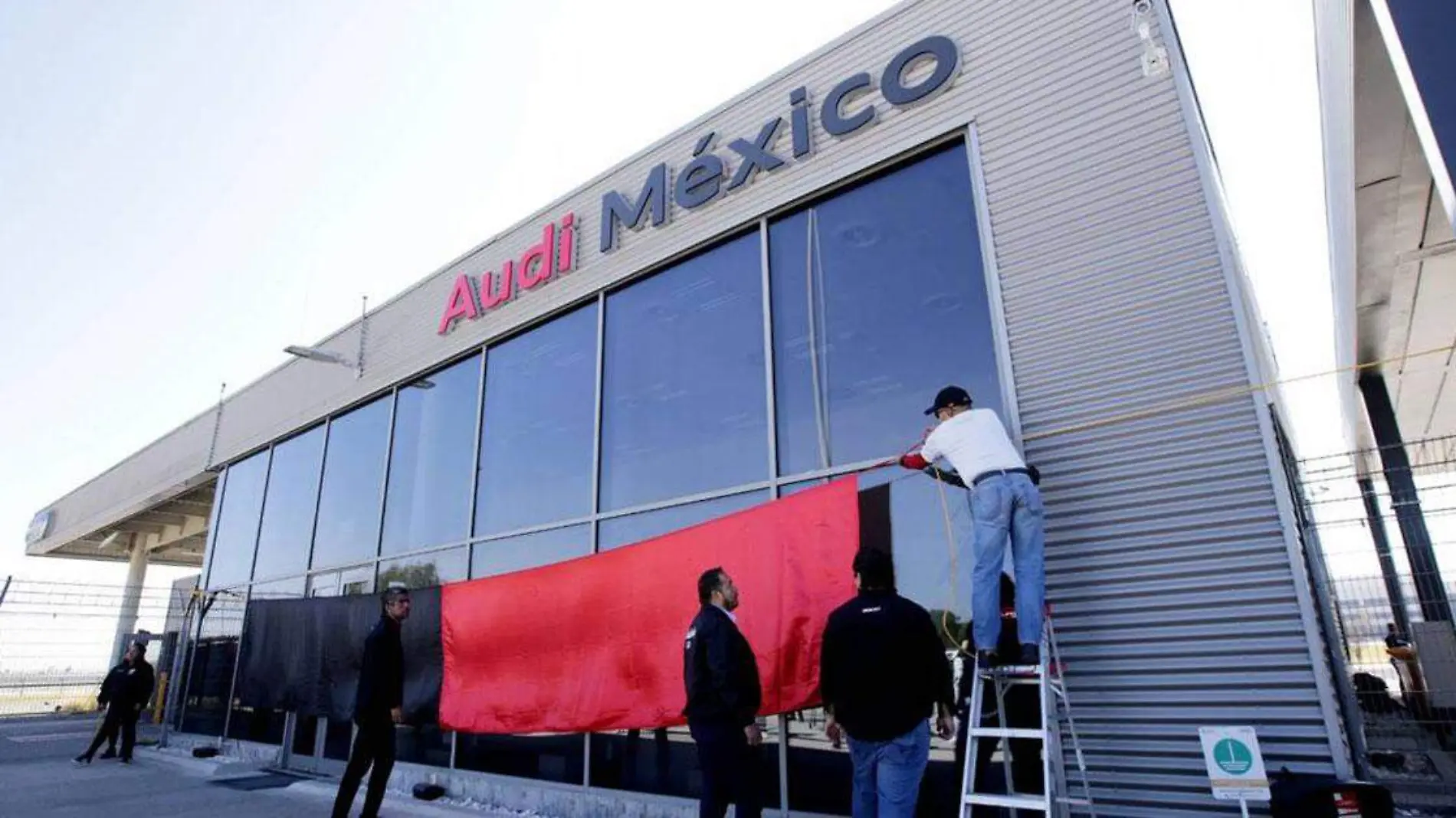 La huelga de trabajadores que tuvo la empresa Audi México, a principios de año